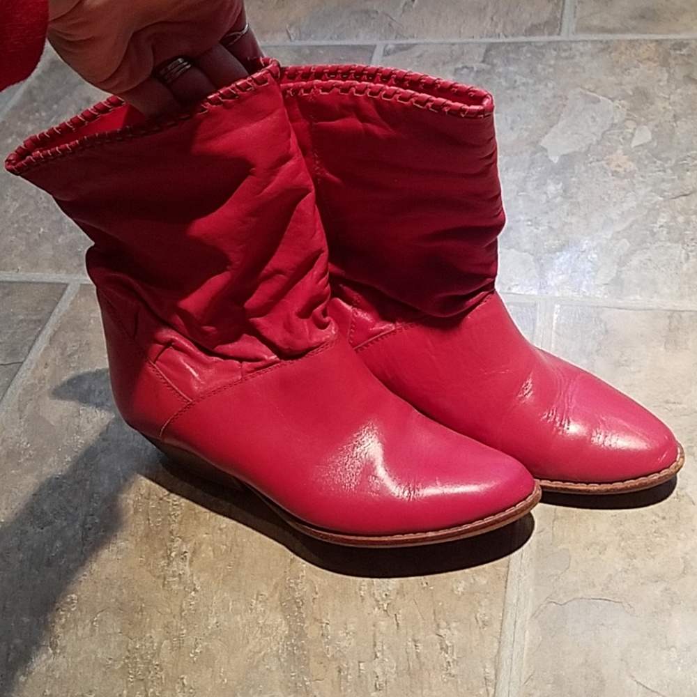 Vintage bright red slouchy cowboy boots
